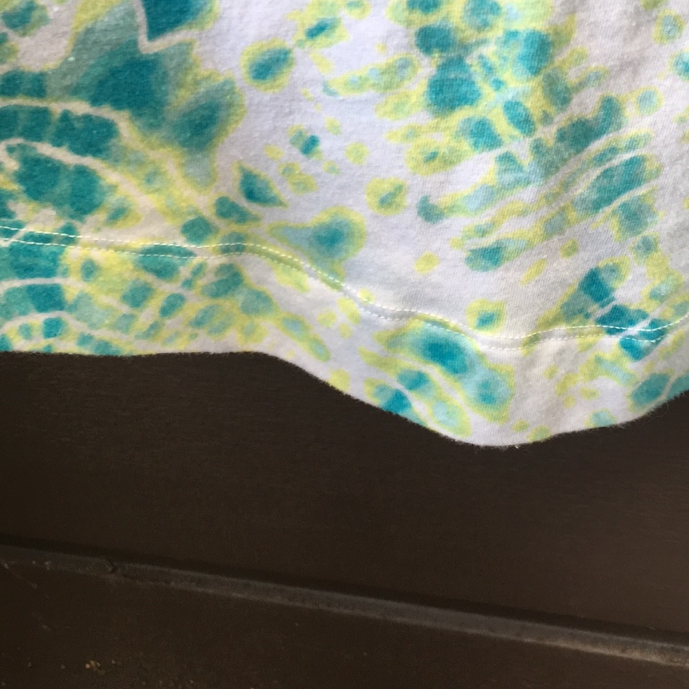 Victoria’s Tie-dye Tank - Picture 3 of 7